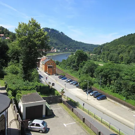 リンデンホフ 3*