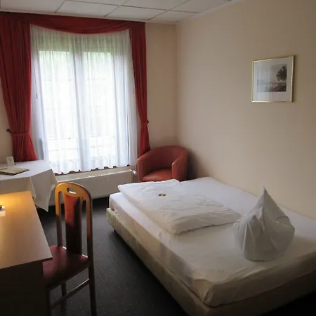 Otel Lindenhof Königstein an der Elbe