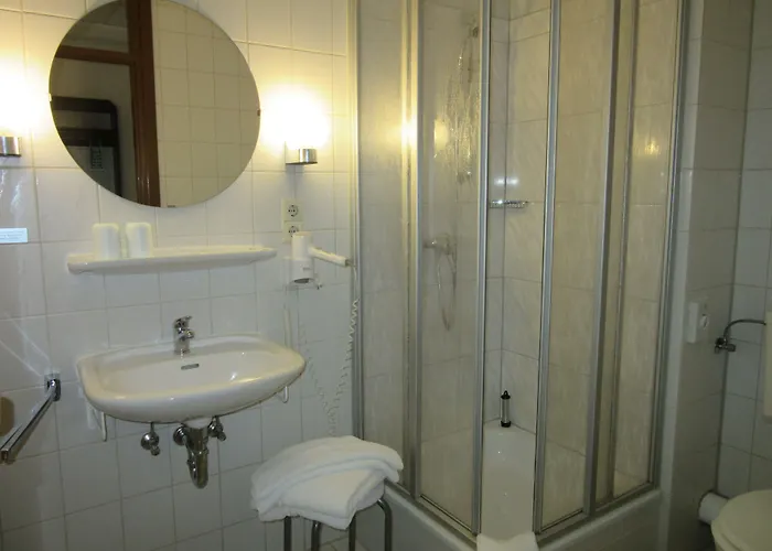 Lindenhof Hotel 3*